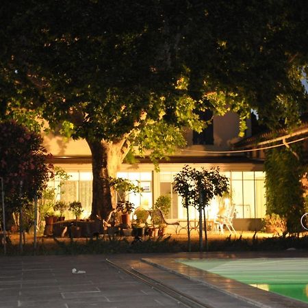 Hotel La Ferme De Tonton Jules 2 Entraigues-sur-la-Sorgue Exterior foto