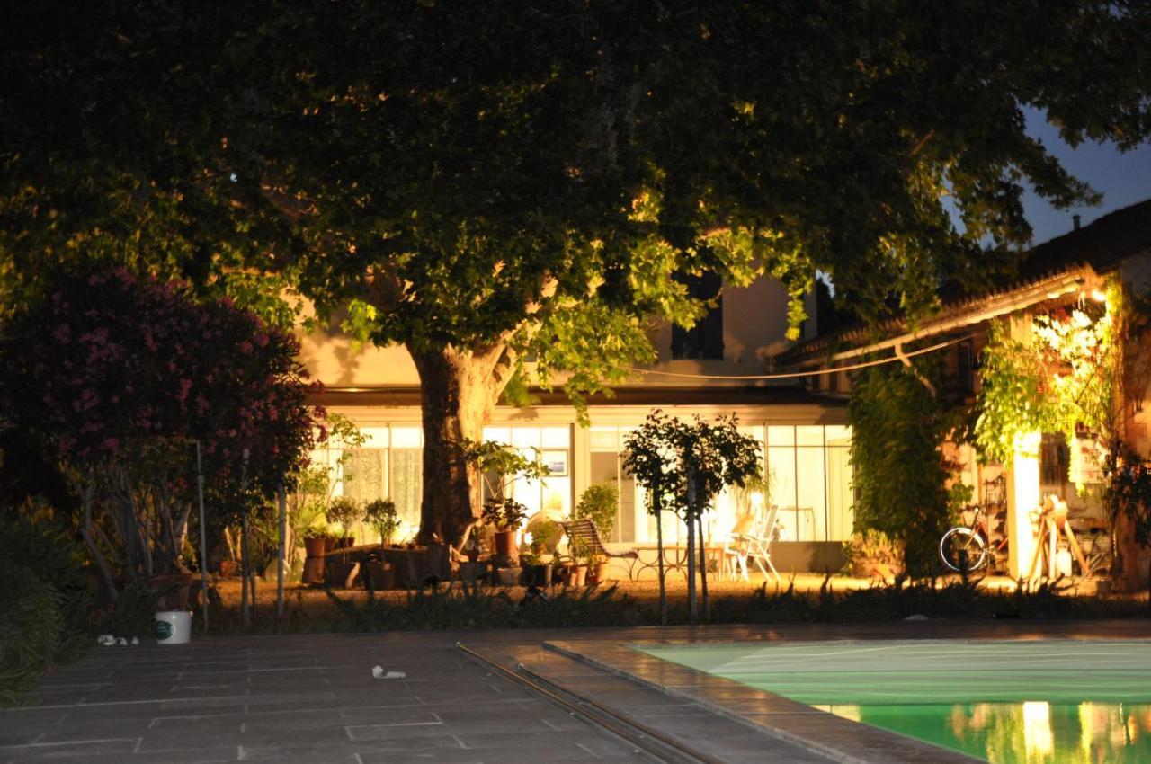 Hotel La Ferme De Tonton Jules 2 Entraigues-sur-la-Sorgue Exterior foto