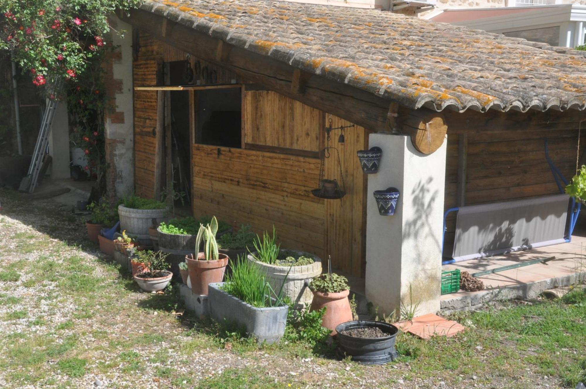 Hotel La Ferme De Tonton Jules 2 Entraigues-sur-la-Sorgue Exterior foto