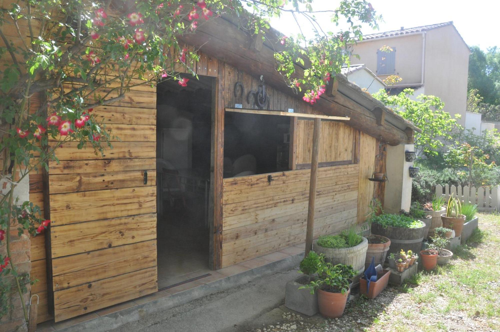 Hotel La Ferme De Tonton Jules 2 Entraigues-sur-la-Sorgue Exterior foto